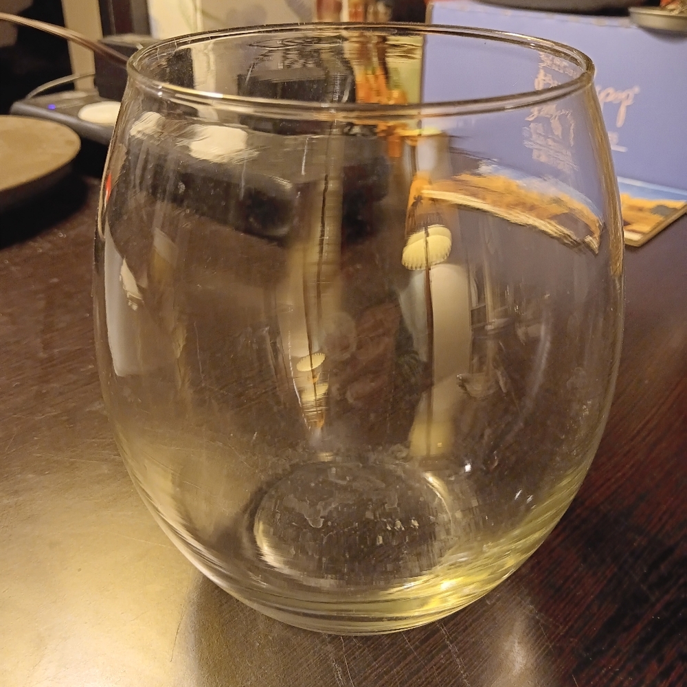 GLASS VASE